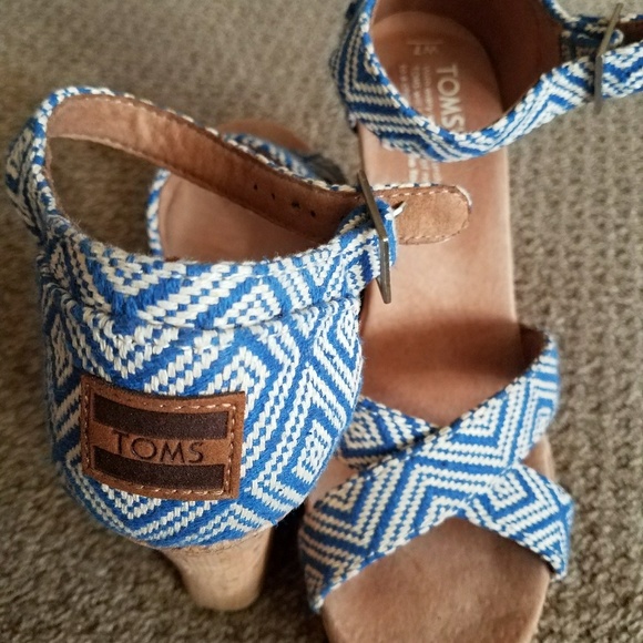 Tom's - Picture 3 of 4